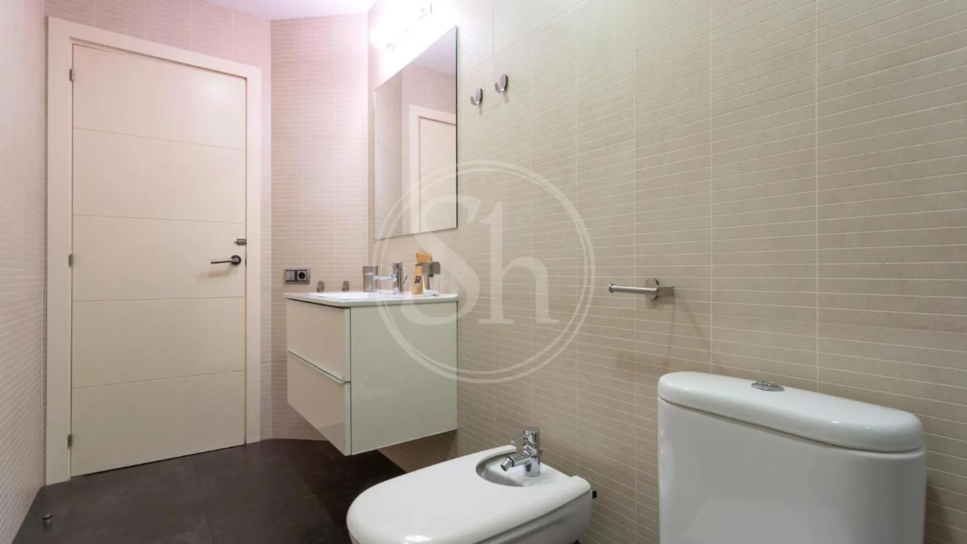 Comodo Apartamento En El Eixample Barcelona 0*,