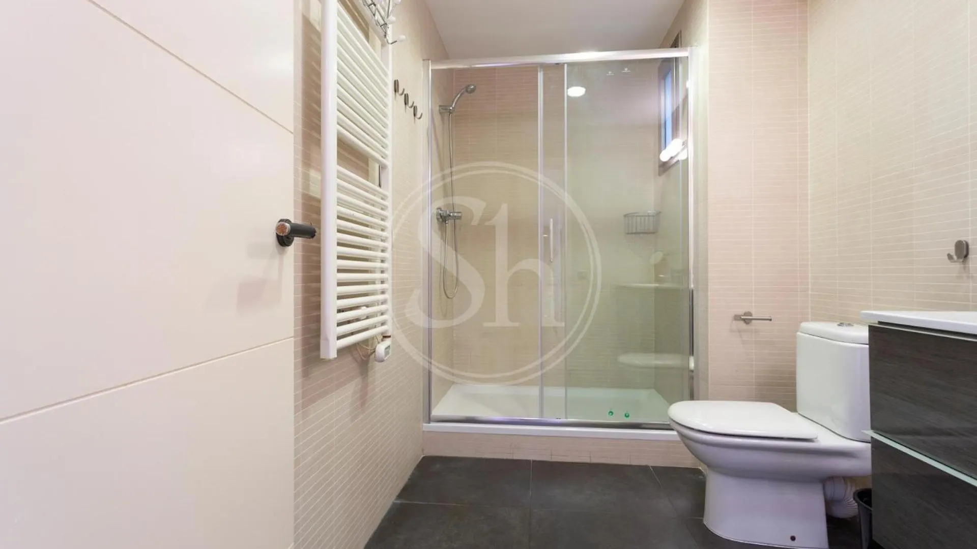 Comodo Apartamento En El Eixample Barselona 0*,  İspanya
