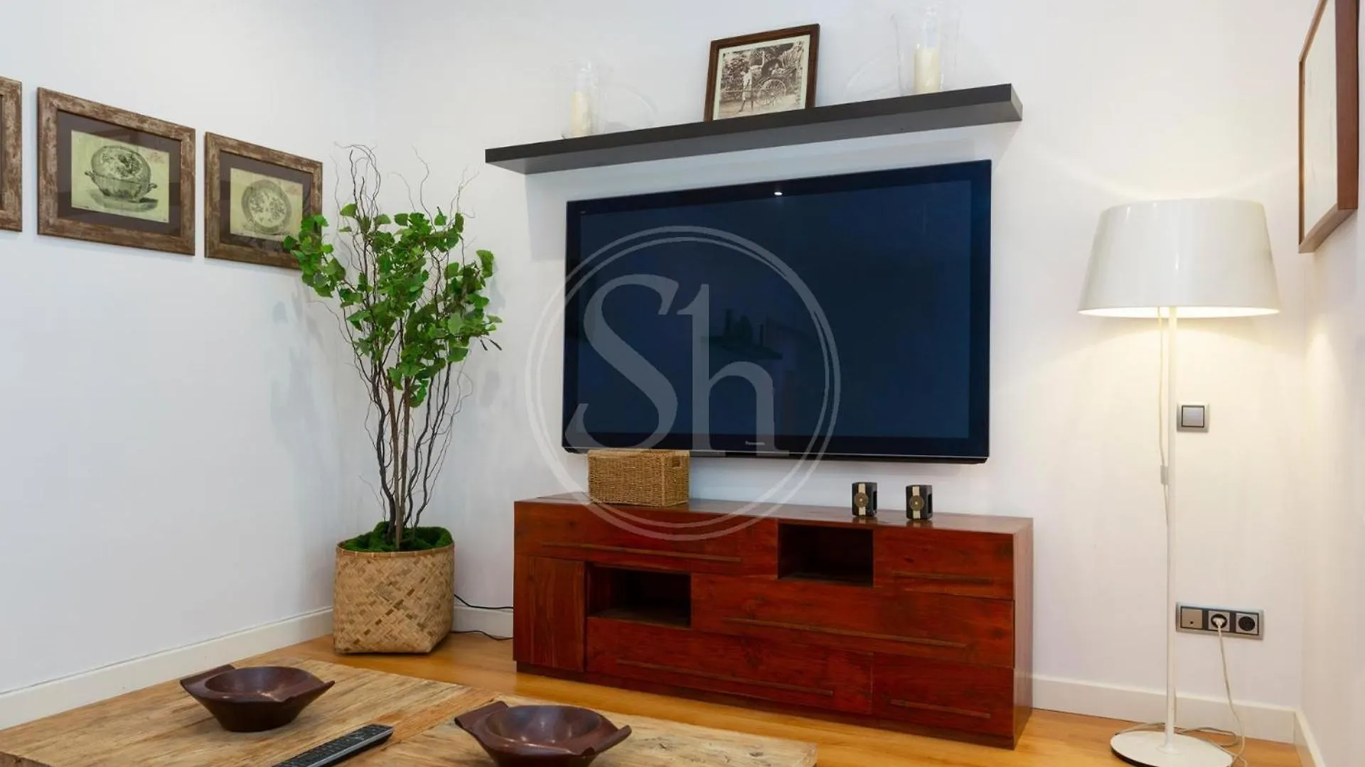 Comodo Apartamento En El Eixample Barselona Daire