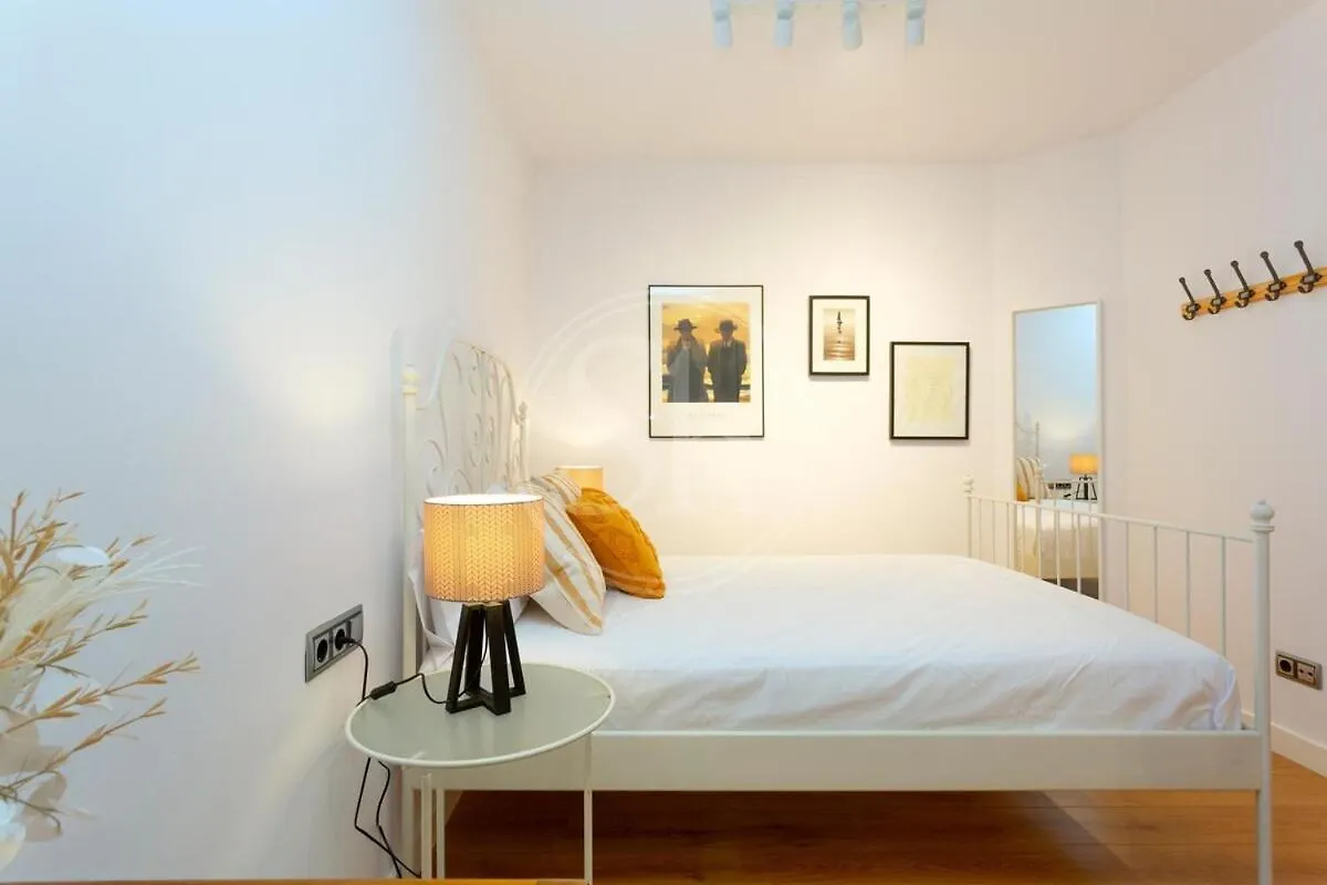 Daire Comodo Apartamento En El Eixample Barselona